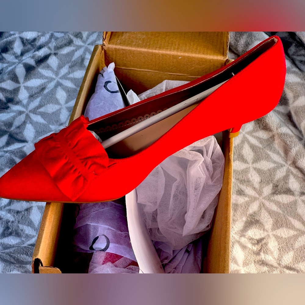 NIB Journee Collection Sabree Red Size 8 1/2.